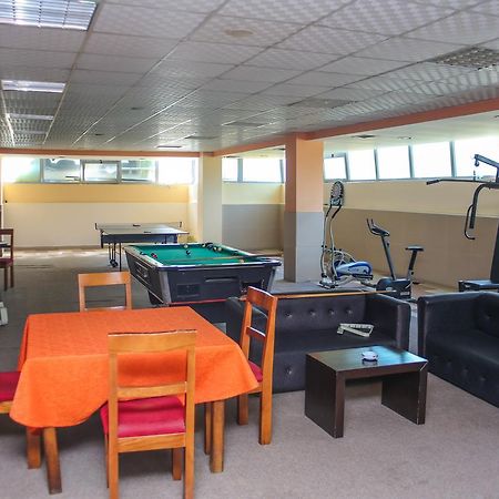 Hotel Vila Aeroport Rinas 外观 照片