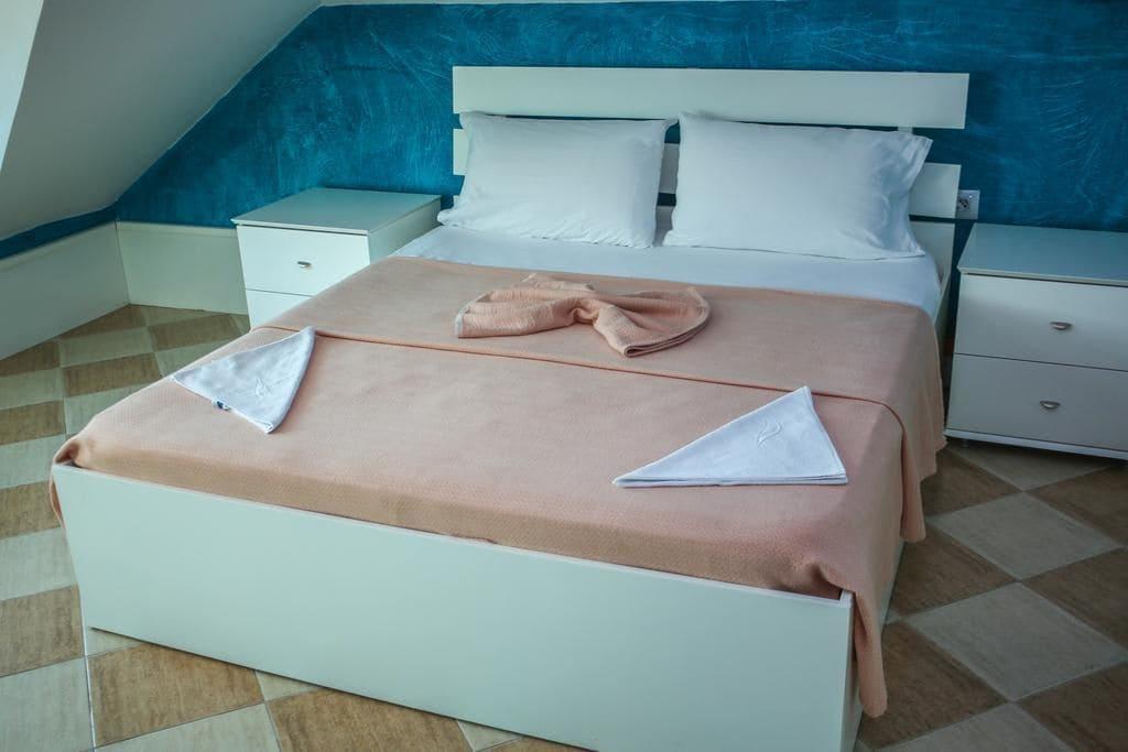 Hotel Vila Aeroport Rinas 外观 照片