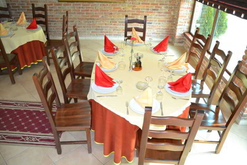 Hotel Vila Aeroport Rinas 外观 照片