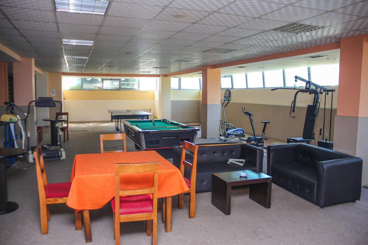 Hotel Vila Aeroport Rinas 外观 照片