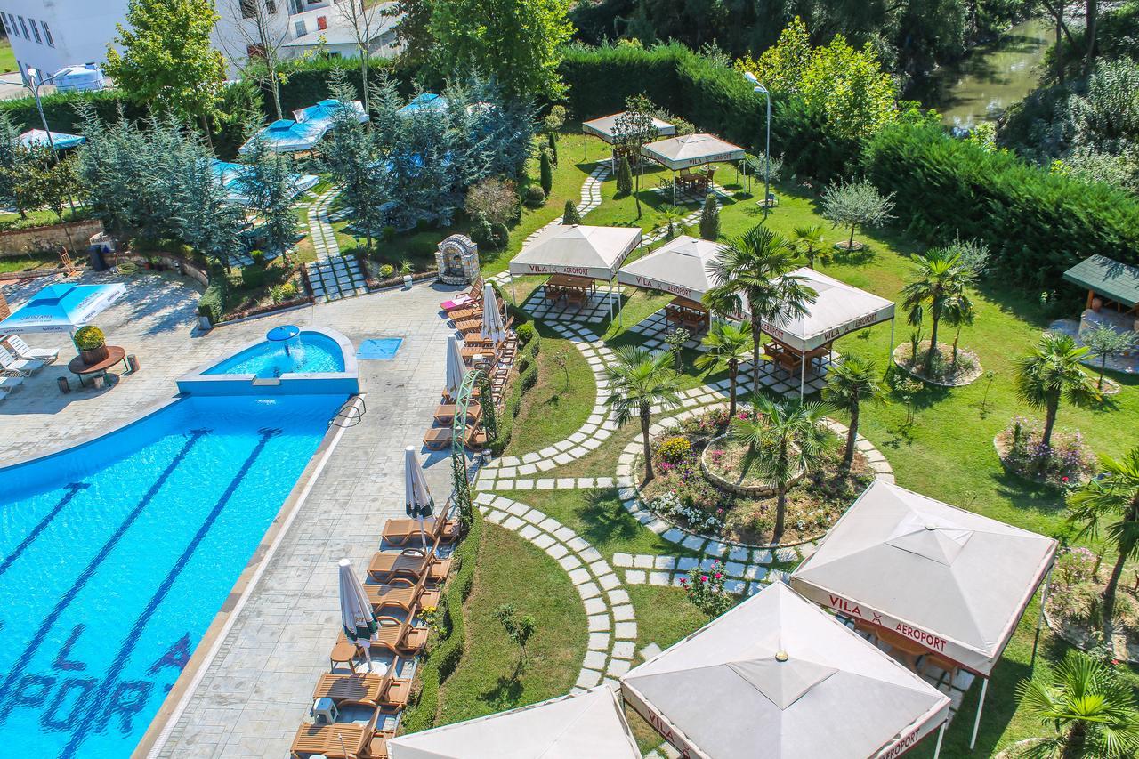 Hotel Vila Aeroport Rinas 外观 照片