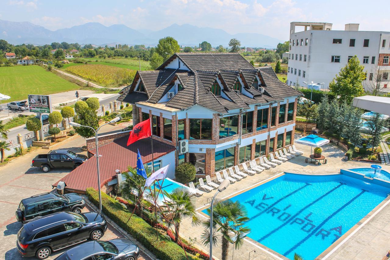 Hotel Vila Aeroport Rinas 外观 照片
