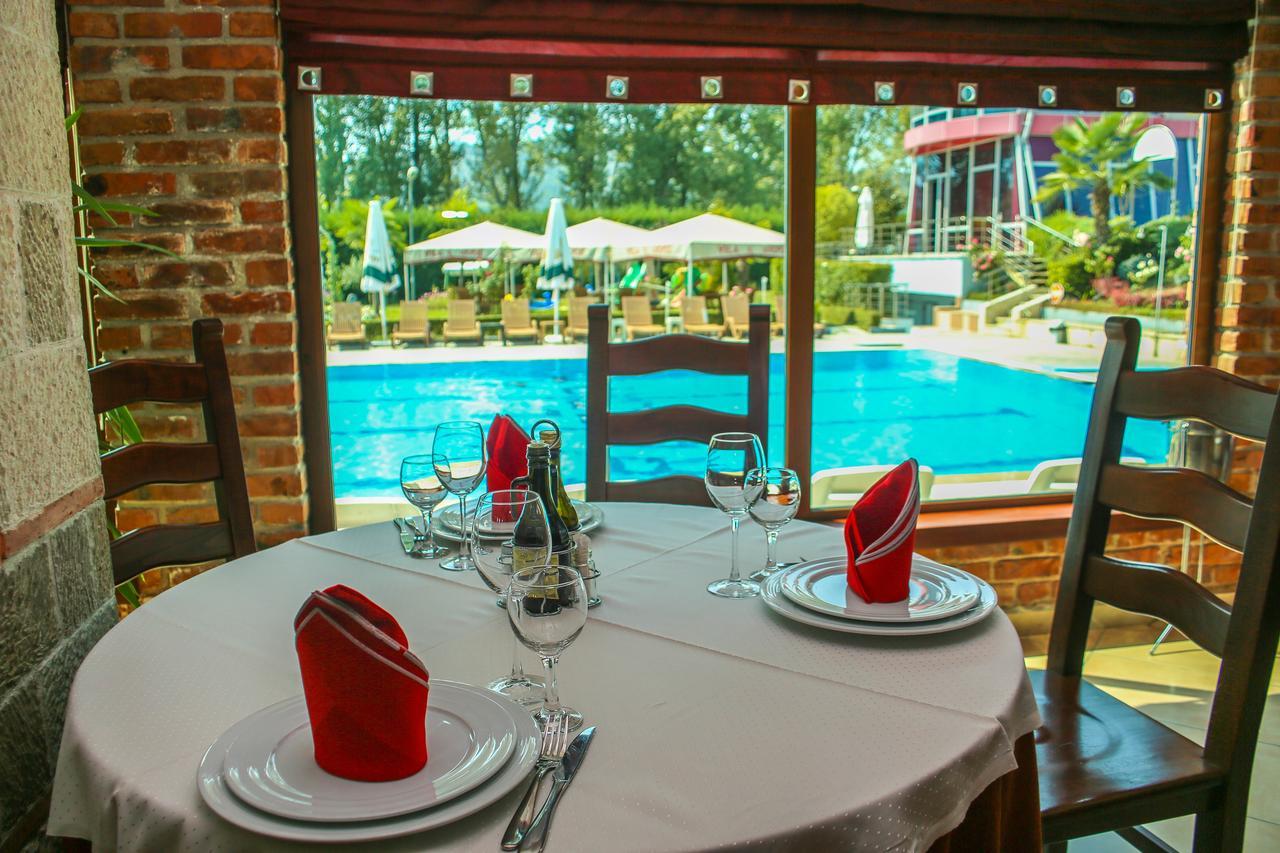 Hotel Vila Aeroport Rinas 外观 照片