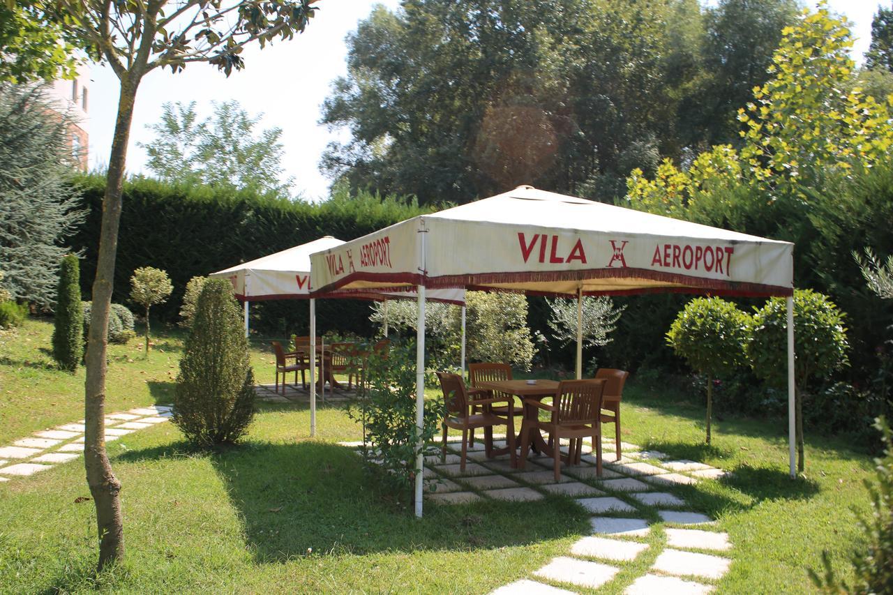Hotel Vila Aeroport Rinas 外观 照片