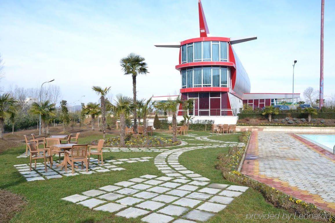 Hotel Vila Aeroport Rinas 外观 照片