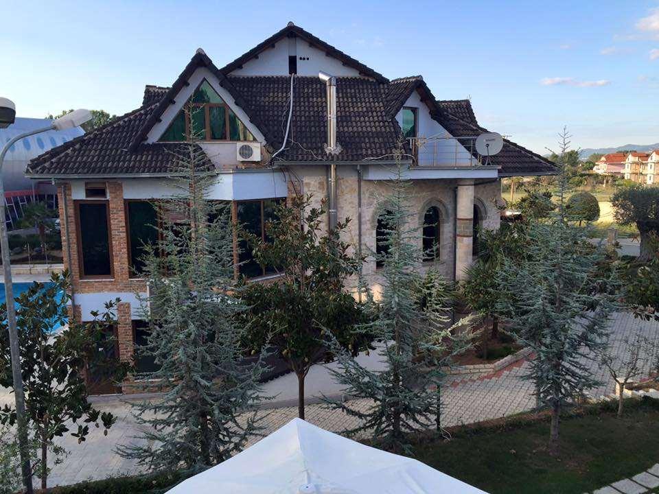 Hotel Vila Aeroport Rinas 外观 照片